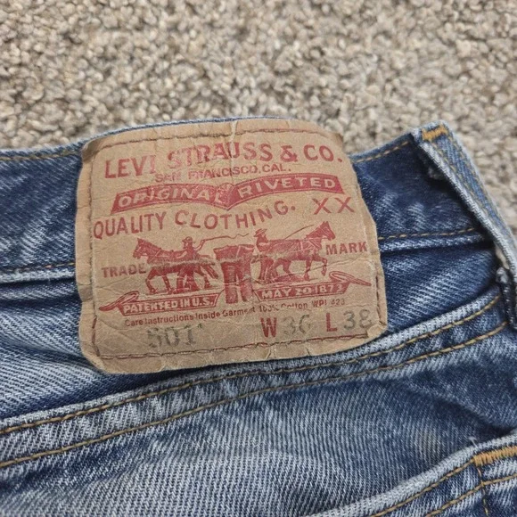 Levis 501 Jeans Mens 36x38 Blue Denim Straight Leg Button Fly Distressed Stained - Picture 12 of 16